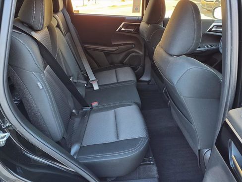 Used 2024 Mitsubishi Outlander ES image 12