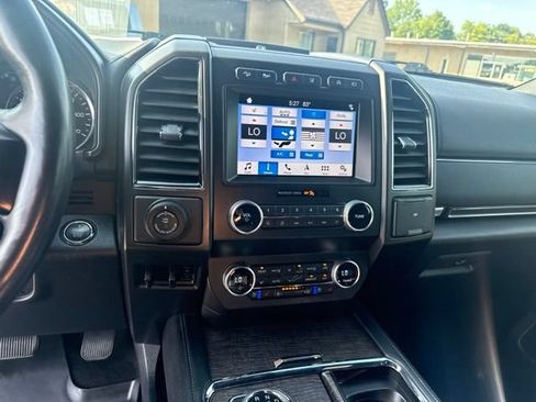 Used 2019 Ford Expedition Limited w/ Equipment Group 302A AWD/4WD image 27