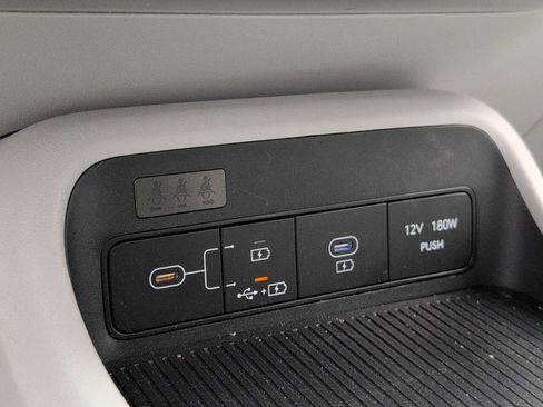 Used 2025 Hyundai Kona SEL FWD image 29