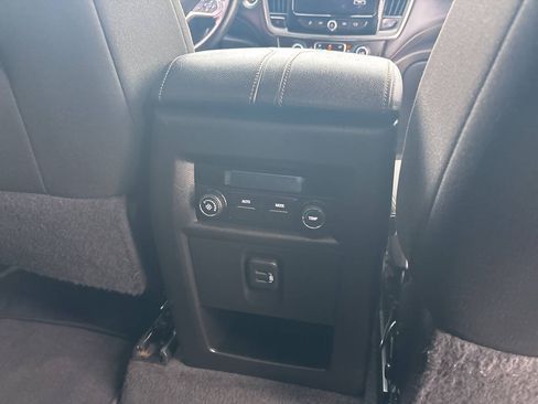 Used 2019 Chevrolet Traverse LT AWD/4WD image 24