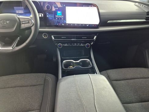 Used 2025 Chevrolet Traverse LT w/ Midnight/Sport Edition FWD image 24