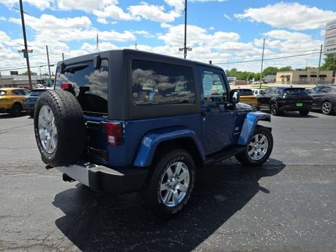 Used 2010 Jeep Wrangler Sahara w/ Dual Top Group AWD/4WD image 7