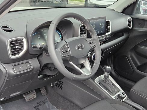 Used 2026 Hyundai Venue SEL FWD image 12