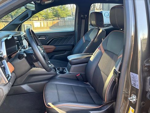 Used 2023 GMC Canyon AT4 w/ Technology Package image 26