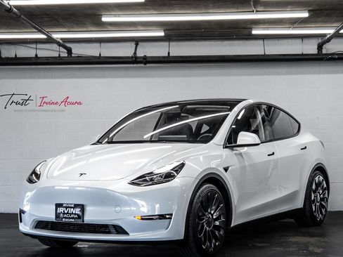 Used 2023 Tesla Model Y Performance AWD/4WD image 1