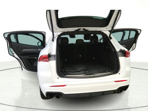 Used 2023 Maserati Grecale GT AWD/4WD image 13