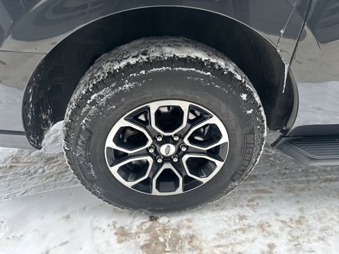 Used 2024 Ford Expedition Max XLT image 11