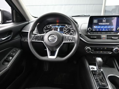 Used 2022 Nissan Altima 2.5 SV image 13
