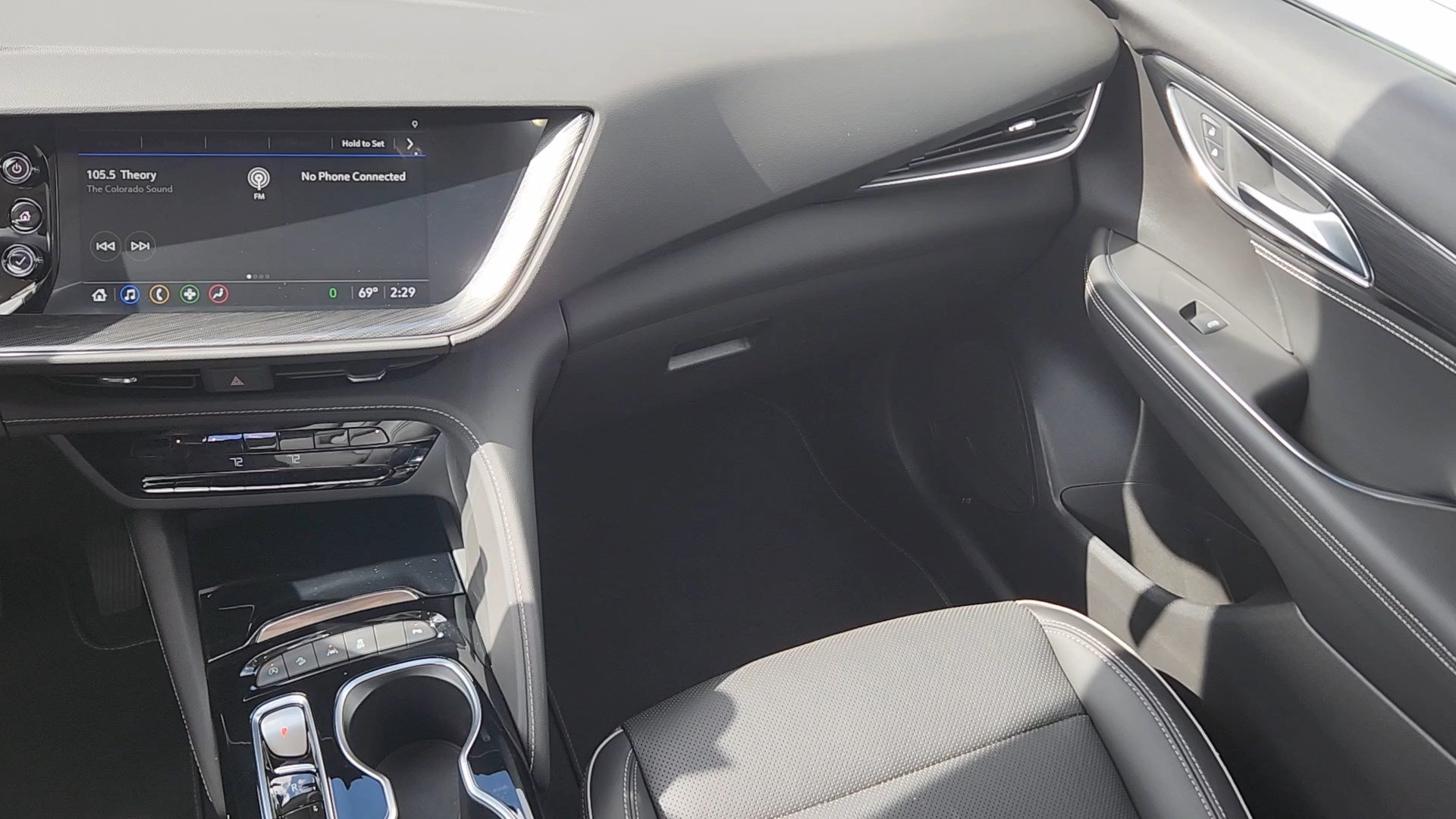 Used 2022 Buick Envision Essence w/ Safety Package AWD/4WD image 6