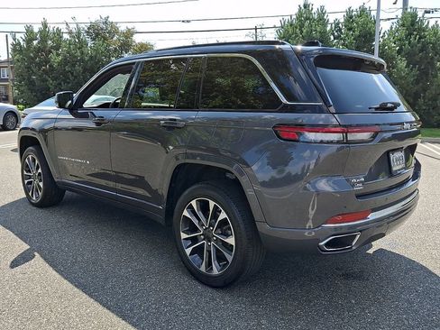 Used 2024 Jeep Grand Cherokee Overland w/ Luxury Tech Group IV AWD/4WD image 7