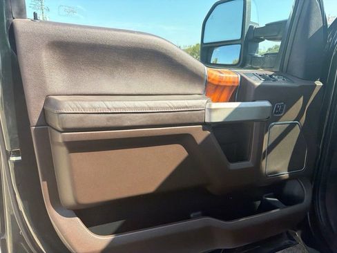 Used 2015 Ford F150 King Ranch w/ Equipment Group 601A Luxury AWD/4WD image 18