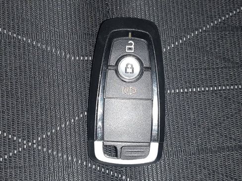 Used 2020 Ford EcoSport SE w/ SE Convenience Package FWD image 32