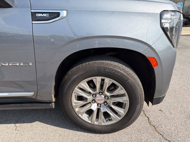 Used 2022 GMC Yukon XL Denali AWD/4WD image 14