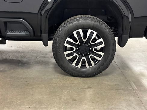 New 2025 GMC Sierra 2500 Denali Ultimate image 13