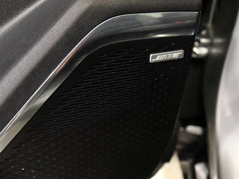 Used 2024 Chevrolet Traverse RS image 18