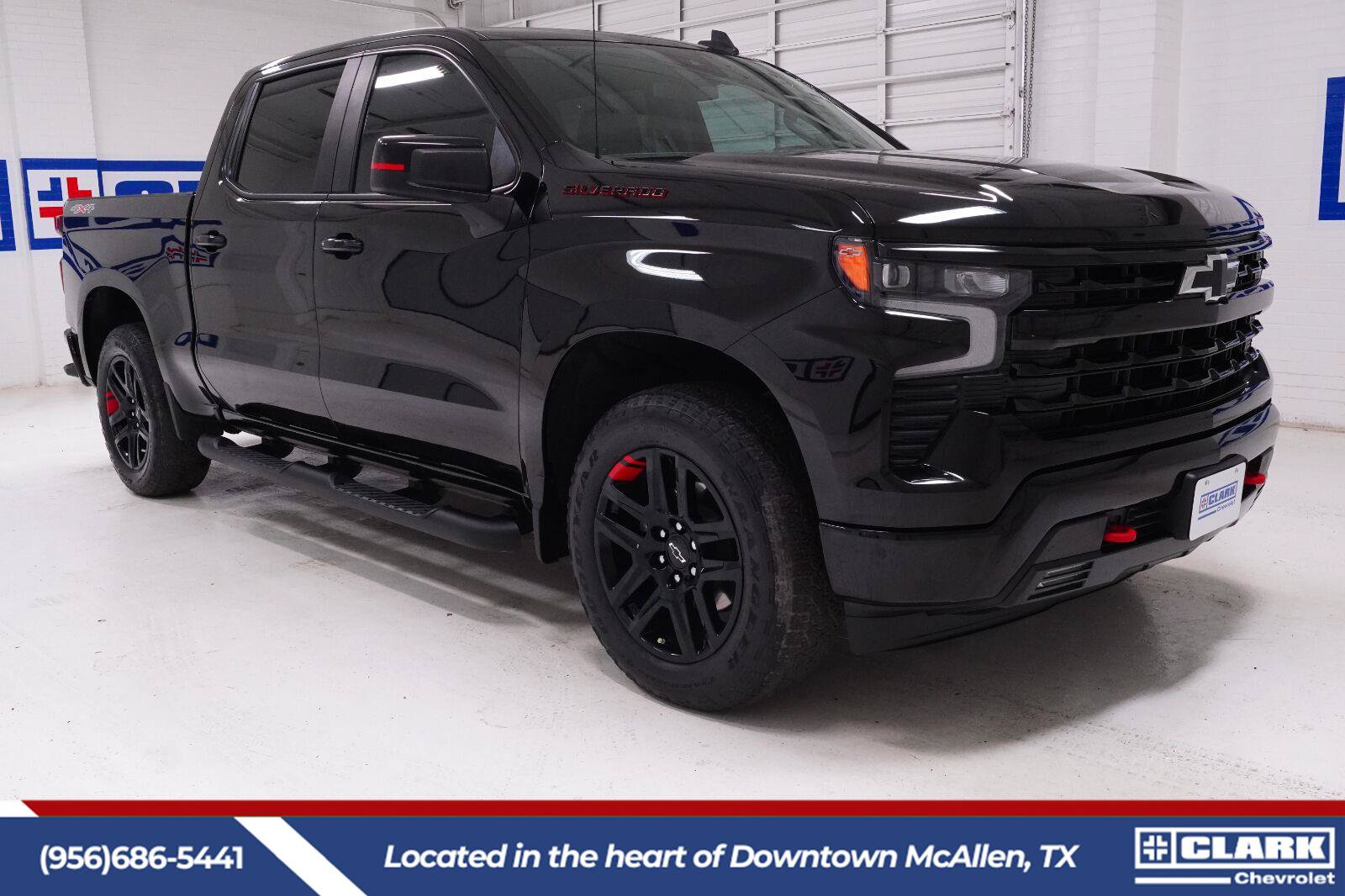 Used 2023 Chevrolet Silverado 1500 RST w/ Redline Edition AWD/4WD image 3