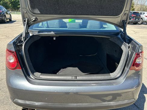 Used 2009 Volkswagen Jetta S image 19