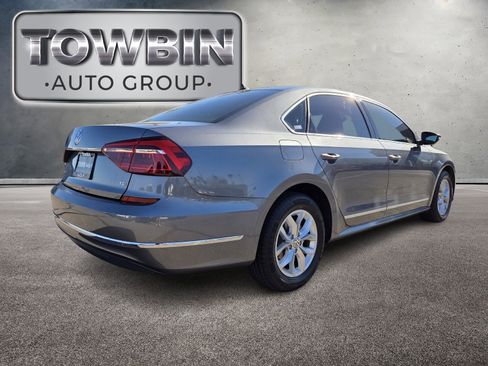 Used 2017 Volkswagen Passat 1.8T S image 5