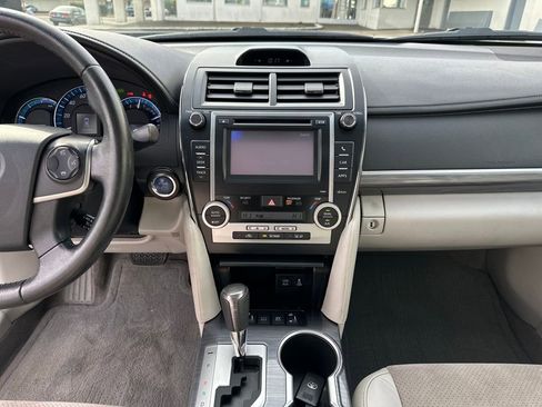 Used 2012 Toyota Camry XLE w/ Leather Pkg image 12