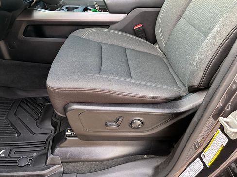 Used 2024 RAM 1500 Big Horn RWD image 14