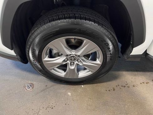 Used 2025 Toyota RAV4 XLE FWD image 29