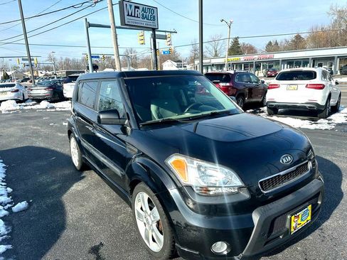 Used 2010 Kia Soul ! image 3