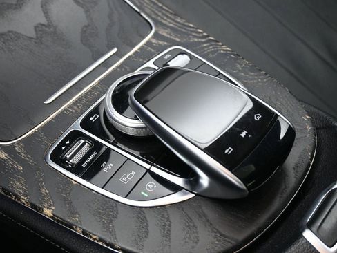 Used 2019 Mercedes-Benz E 300 4MATIC image 5