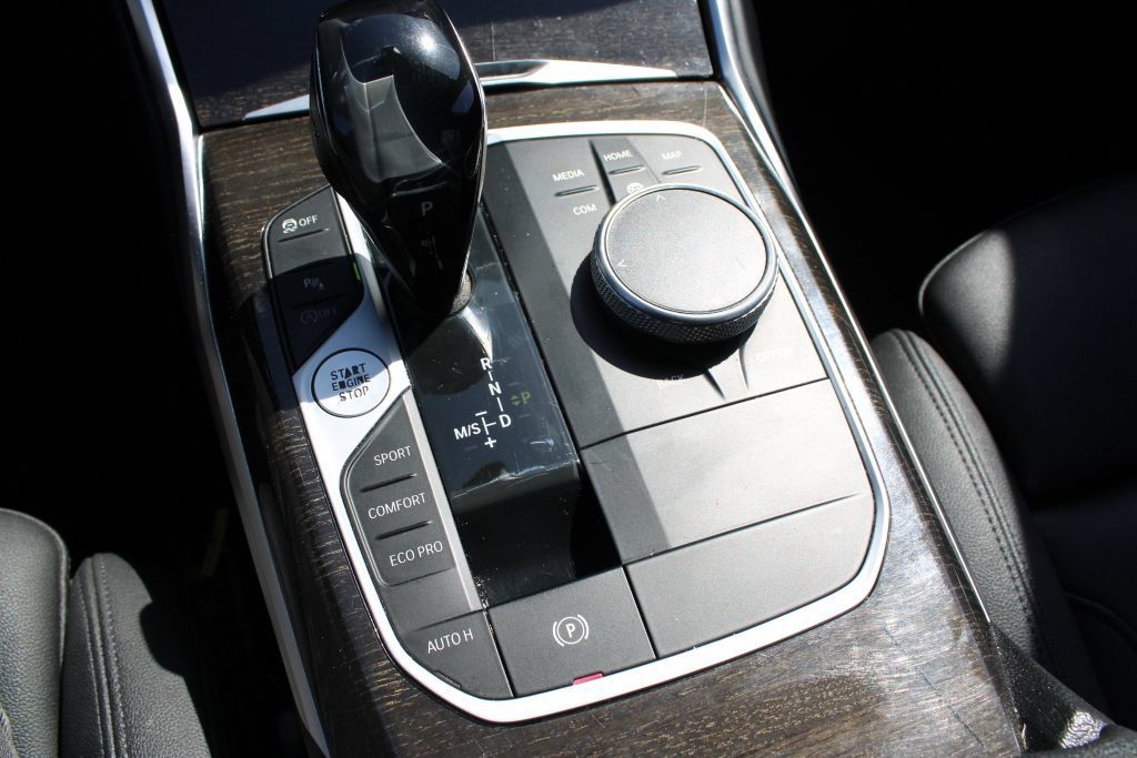 Used 2021 BMW 330i Sedan w/ M Sport Package RWD image 21
