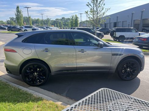 Used 2025 Jaguar F-PACE R-Dynamic S image 8