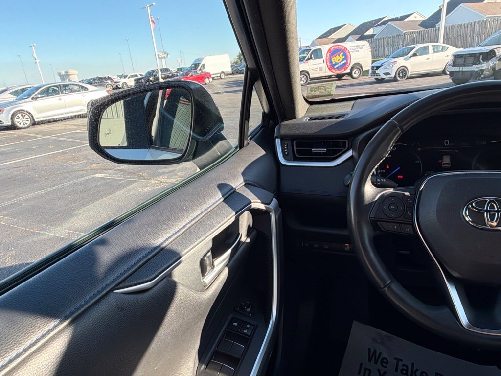 Used 2019 Toyota RAV4 XSE w/ XSE Weather Package AWD/4WD image 22