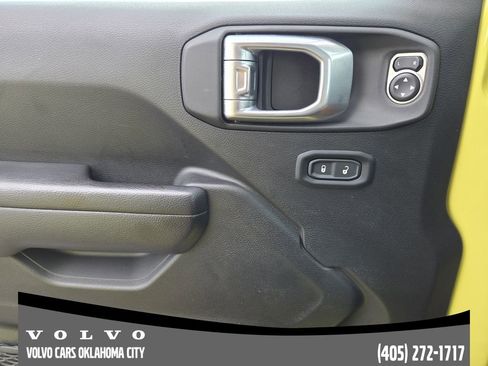 Used 2023 Jeep Gladiator Sport AWD/4WD image 17