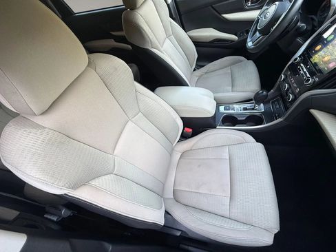 Used 2019 Subaru Ascent Premium AWD/4WD image 17