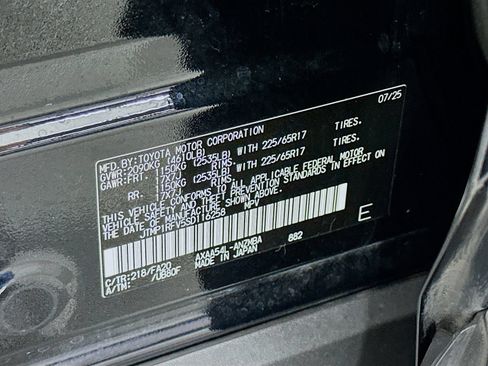 Certified 2025 Toyota RAV4 XLE w/ Convenience Package AWD/4WD image 33