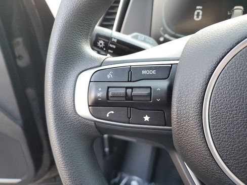 Certified 2025 Kia Sportage LX image 29