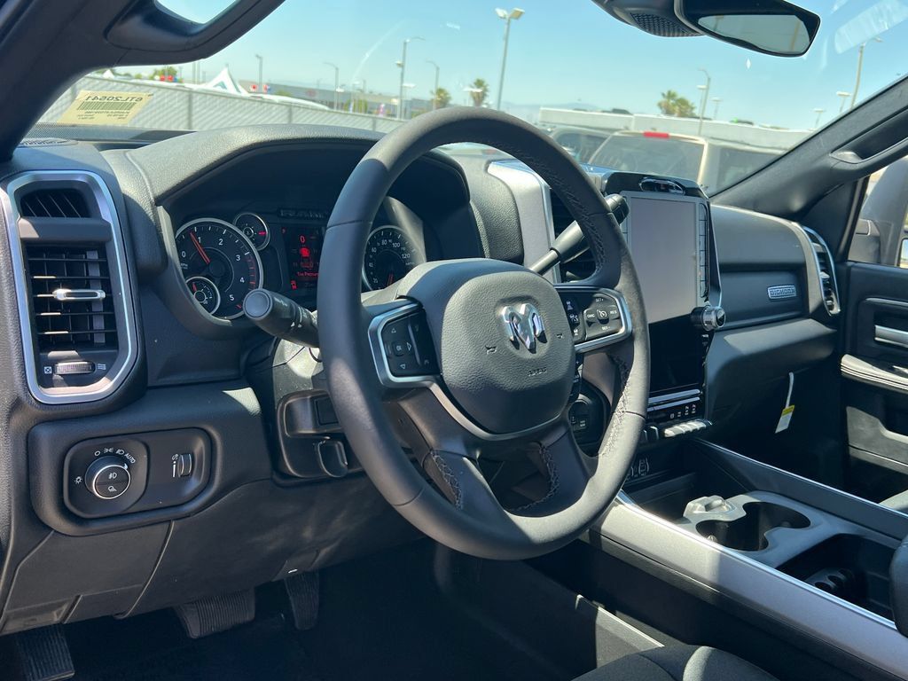 New 2026 RAM 2500 Big Horn AWD/4WD image 17