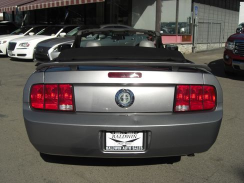 Used 2007 Ford Mustang Premium image 11