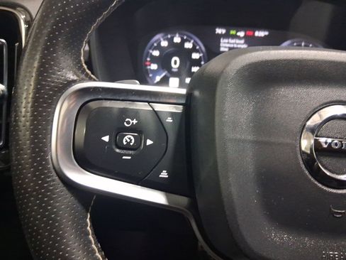 Used 2020 Volvo XC40 T5 R-Design w/ Protection Package Premier AWD/4WD image 23