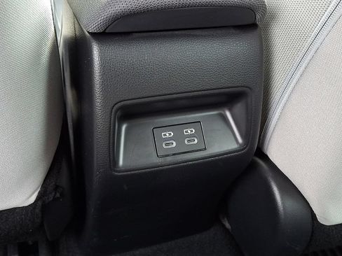 Used 2025 Toyota Corolla LE FWD image 11