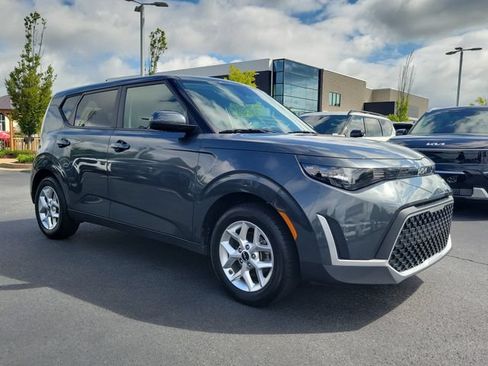 Certified 2024 Kia Soul LX w/ Option Group 015 FWD image 3