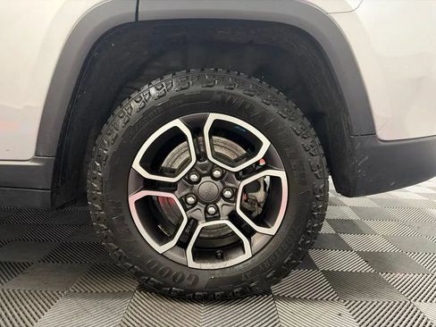 Used 2023 Jeep Grand Cherokee Trailhawk w/ Luxury Tech Group III AWD/4WD image 27