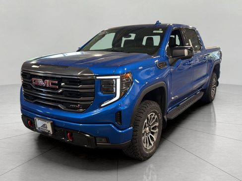 Used 2022 GMC Sierra 1500 AT4 w/ AT4 Premium Package AWD/4WD image 3