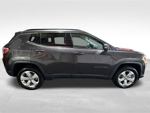 Used 2019 Jeep Compass Latitude AWD/4WD image 4