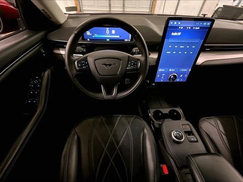 Used 2022 Ford Mustang Mach-E Select image 5