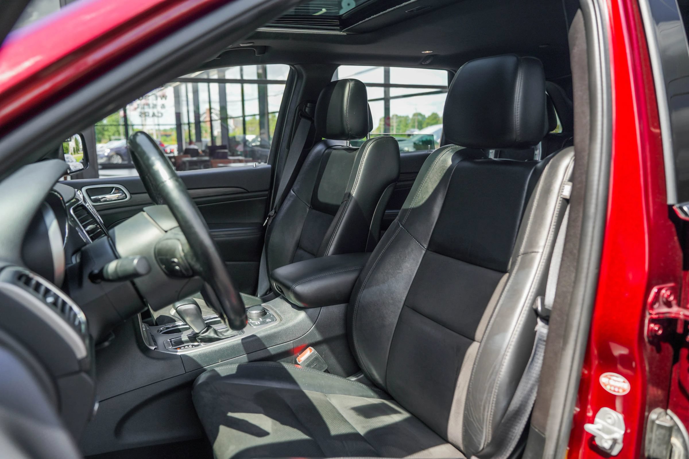Used 2020 Jeep Grand Cherokee Altitude AWD/4WD image 12