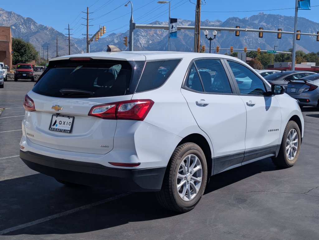 Used 2021 Chevrolet Equinox LS AWD/4WD image 3