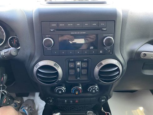 Used 2017 Jeep Wrangler Unlimited Sport w/ Quick Order Package 24S AWD/4WD image 14