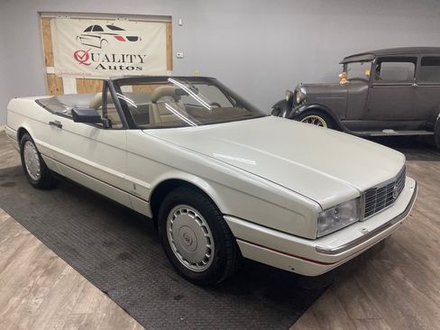 Used 1992 Cadillac Allante FWD image 4