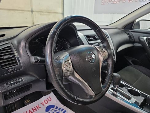 Used 2013 Nissan Altima 2.5 SV image 24