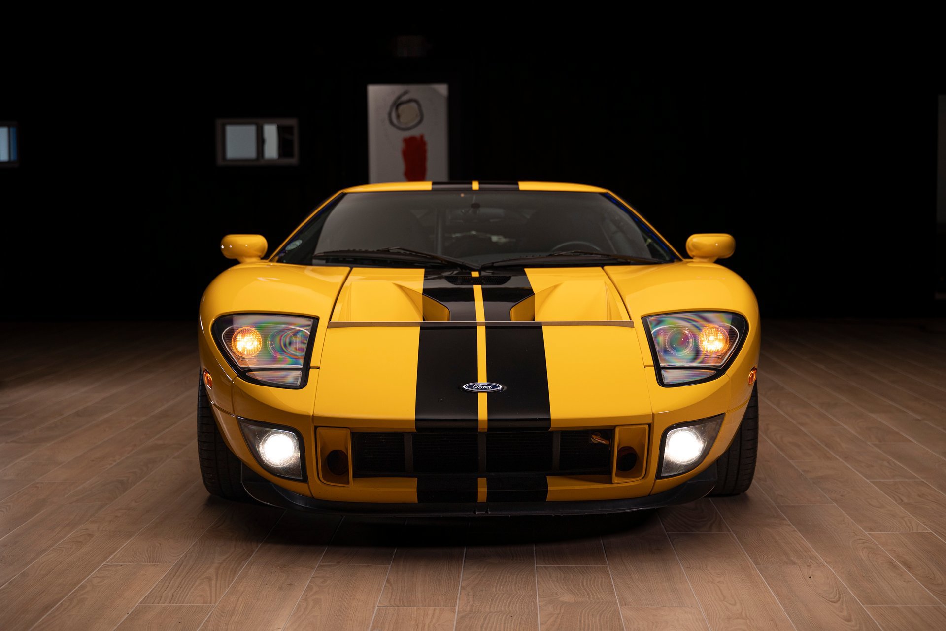 Used 2005 Ford GT RWD image 22
