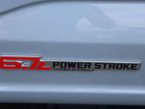New 2026 Ford F350 Platinum w/ Tremor Off-Road Package AWD/4WD image 3